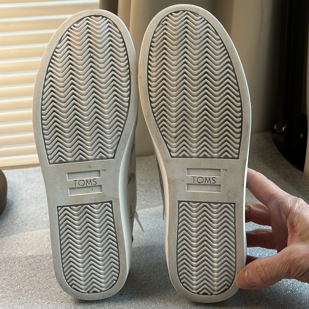 TOMS 7.5 Sneaker - Picture 7 of 9